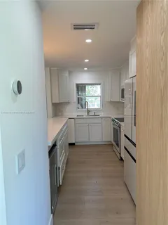 $499,999 | 708 South E 3rd Avenue, Unit 201, Hallandale Beach, FL 33009