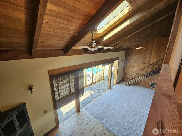 $1,995 | 451 East Mason Lake Drive East, Grapeview, WA 98546