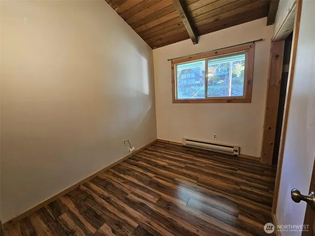 $1,995 | 451 East Mason Lake Drive East, Grapeview, WA 98546