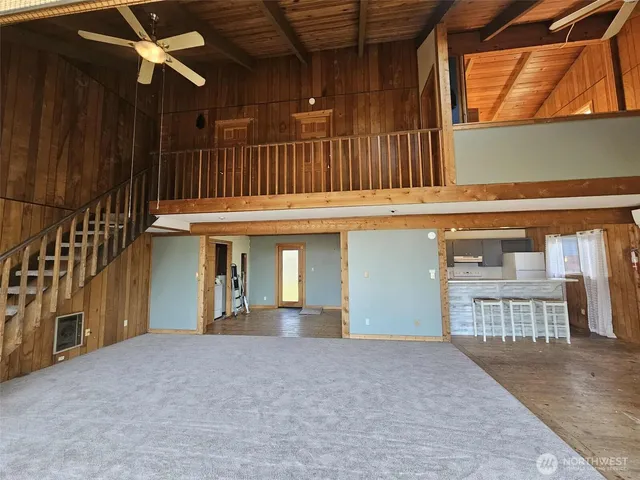 $1,995 | 451 East Mason Lake Drive East, Grapeview, WA 98546