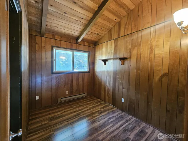 $1,995 | 451 East Mason Lake Drive East, Grapeview, WA 98546