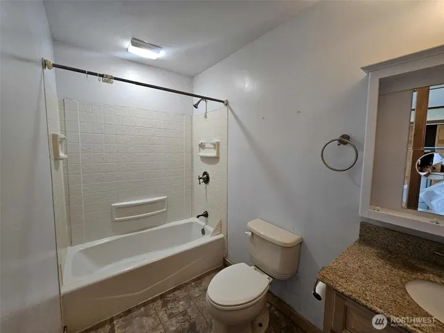 $1,995 | 451 East Mason Lake Drive East, Grapeview, WA 98546