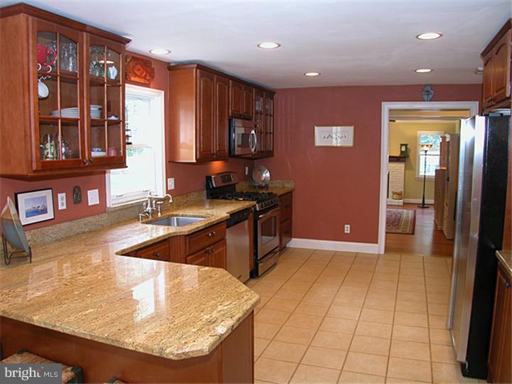 13 Moores Road Malvern, PA 19355 - Photo 4 of 17 Gallery Image 4