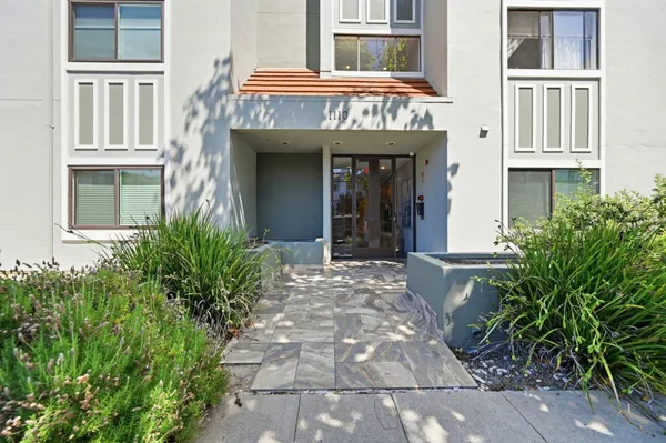 $1,050,000 | 1110 Bayswater Avenue, Unit 303, Burlingame, CA 94010
