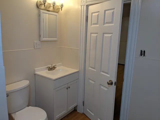 $1,725 | 297 Bartlett Street, Unit 2, Manchester, NH 03102