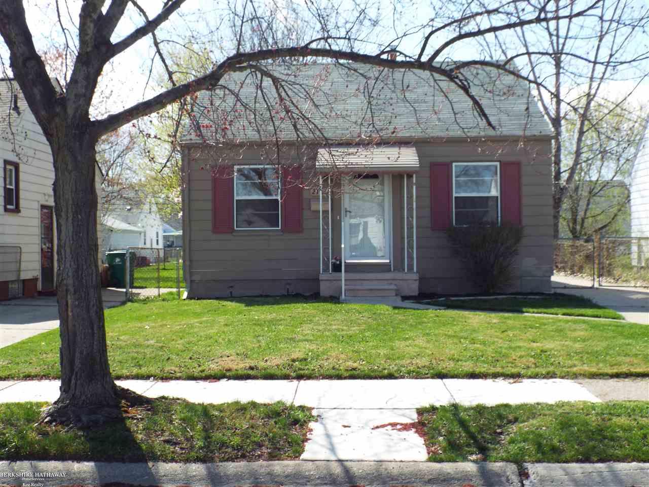 21759 Normandy Avenue Eastpointe, MI 48021 - Photo 1 of 33