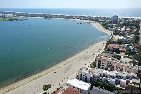 $3,350,000 | 3828 Riviera Drive, Unit 2B, San Diego, CA 92109