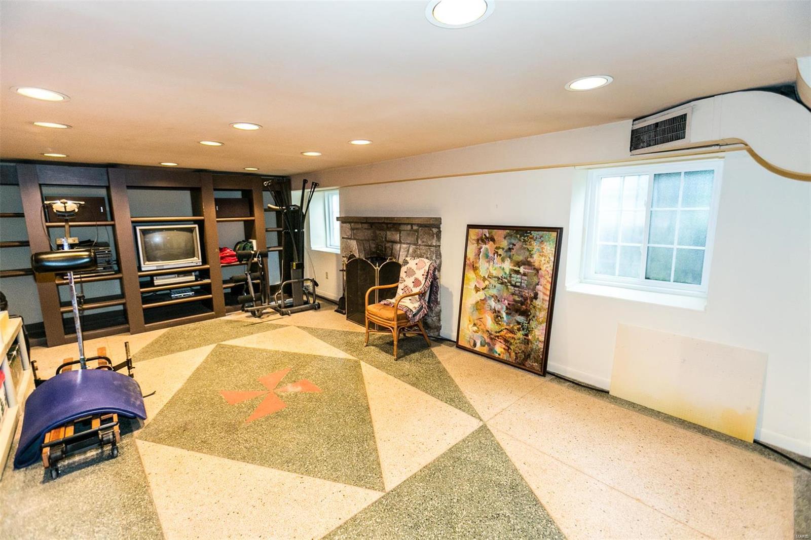 7256 South Roland Boulevard St. Louis, MO 63121 - Photo 33 of 40