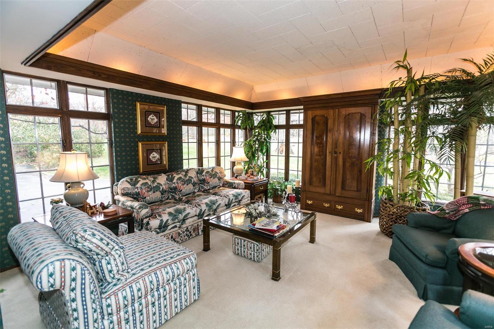 7256 South Roland Boulevard St. Louis, MO 63121 - Photo 9 of 40