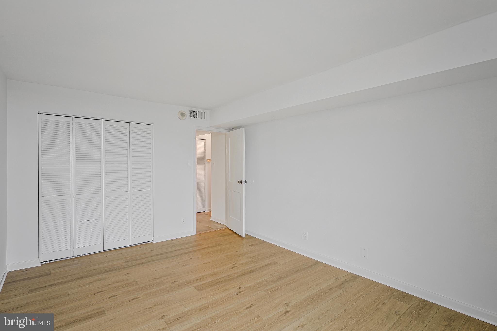 6800 Fleetwood Road, Unit 1013 McLean, VA 22101 - Photo 18 of 32 a view of empty room