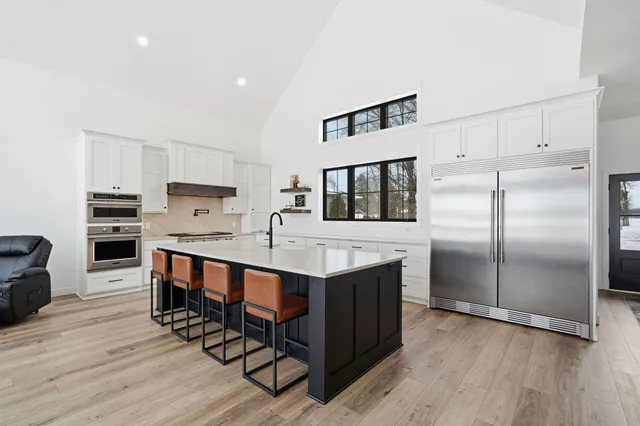 $1,575,000 | 309 Chinook Avenue Southwest, Avon, MN 56310