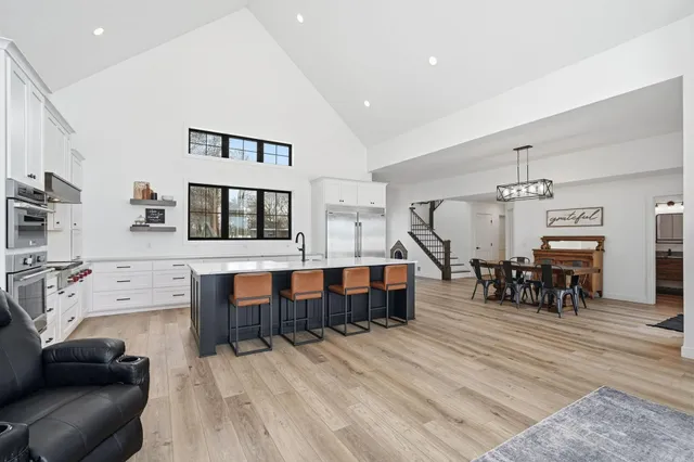 $1,575,000 | 309 Chinook Avenue Southwest, Avon, MN 56310