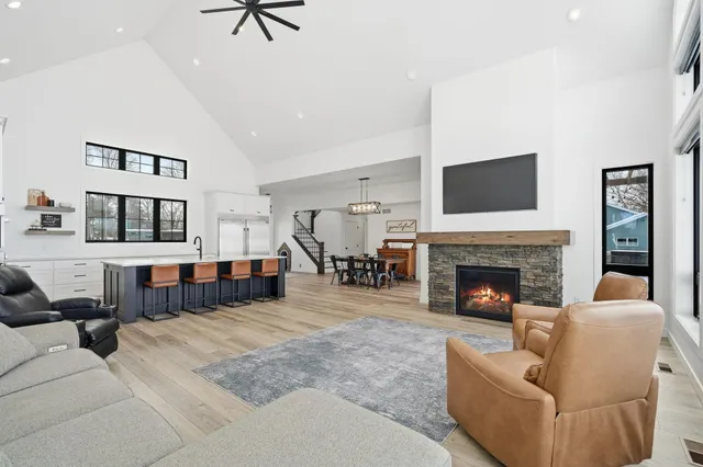 $1,575,000 | 309 Chinook Avenue Southwest, Avon, MN 56310