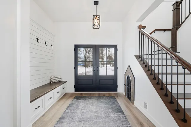 $1,575,000 | 309 Chinook Avenue Southwest, Avon, MN 56310