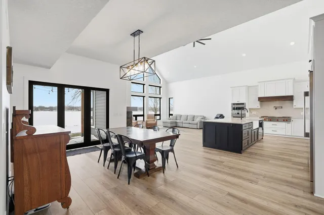 $1,575,000 | 309 Chinook Avenue Southwest, Avon, MN 56310