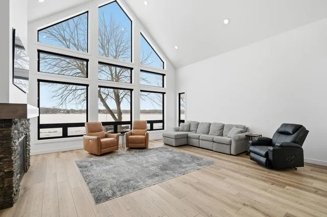 $1,575,000 | 309 Chinook Avenue Southwest, Avon, MN 56310