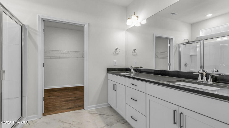 808 Fernwind Circle Aberdeen, NC 28315 - Photo 20 of 28 Bathroom