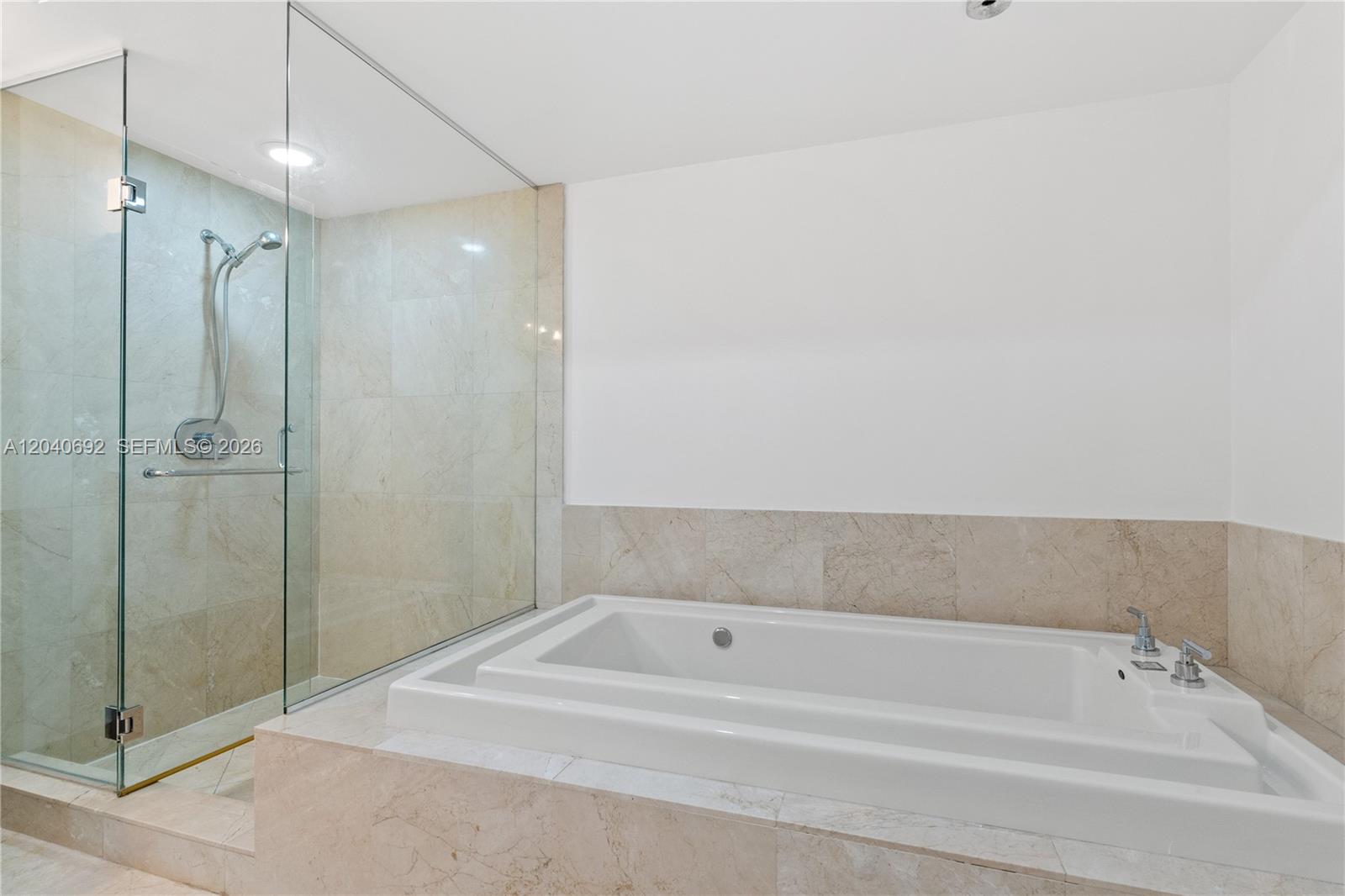 218 Southeast 14th Street, Unit 1803 Miami, FL 33131 - Photo 12 of 23