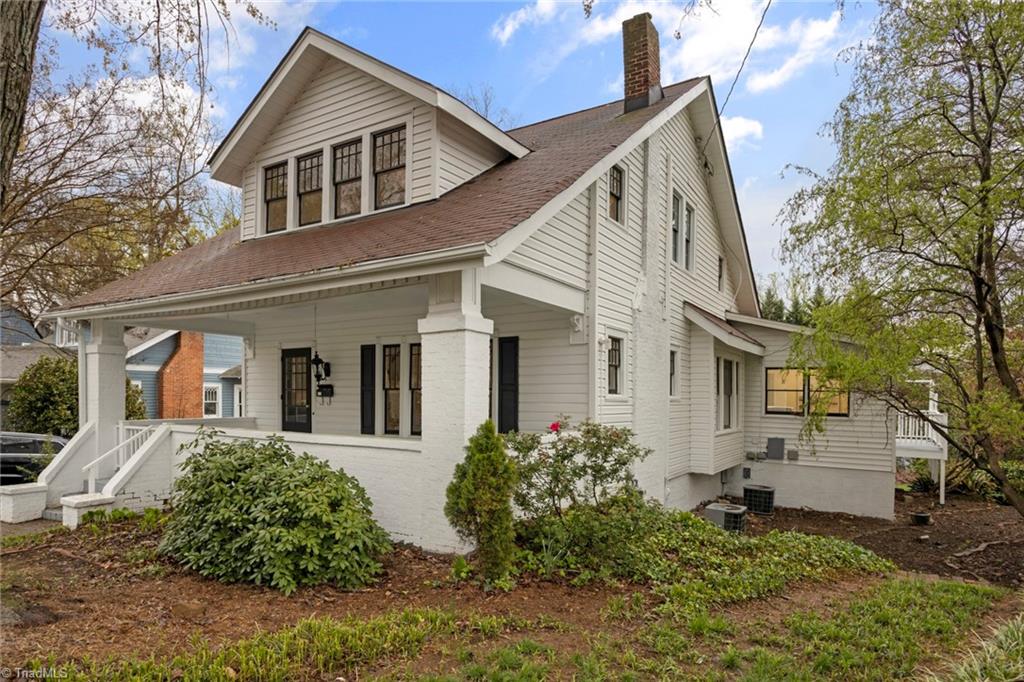 445 South Hawthorne Road Winston-Salem, NC 27103 - Photo 3 of 42 Gallery Image 3