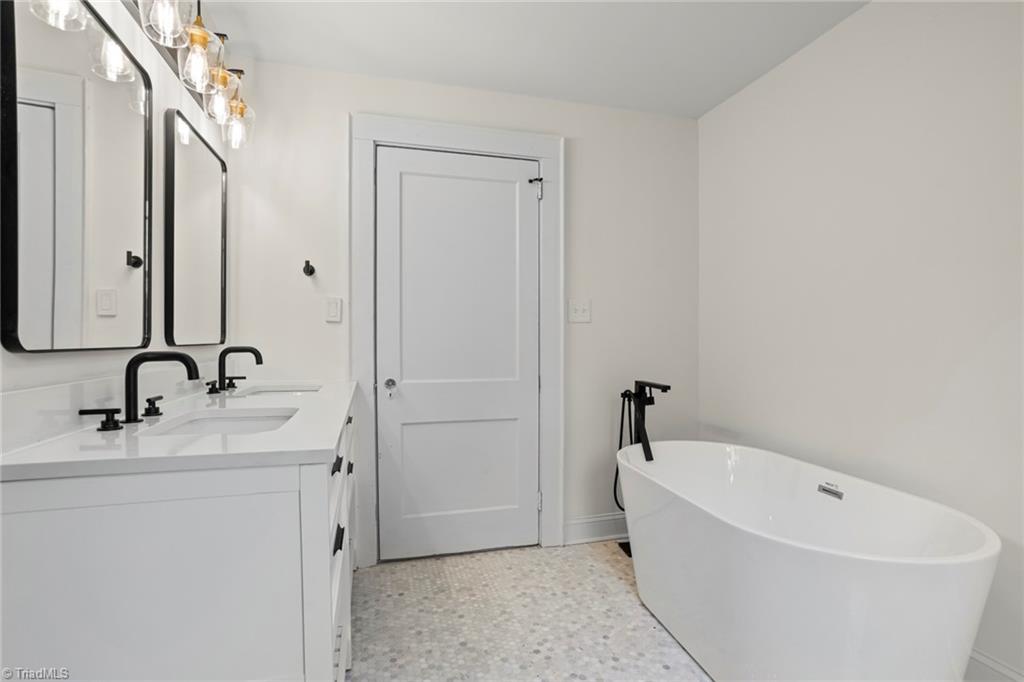 445 South Hawthorne Road Winston-Salem, NC 27103 - Photo 31 of 42 Gallery Image 31