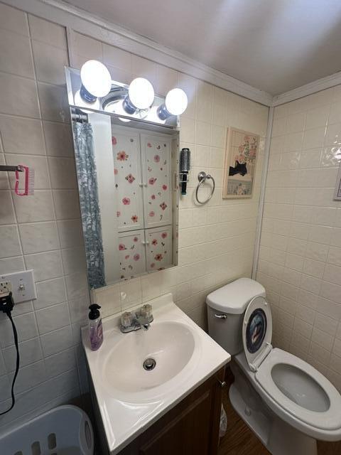 465 Skowhegan Road Norridgewock, ME 04957 - Photo 13 of 32 Main bath