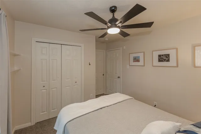 a view of an empty room with wall paintings