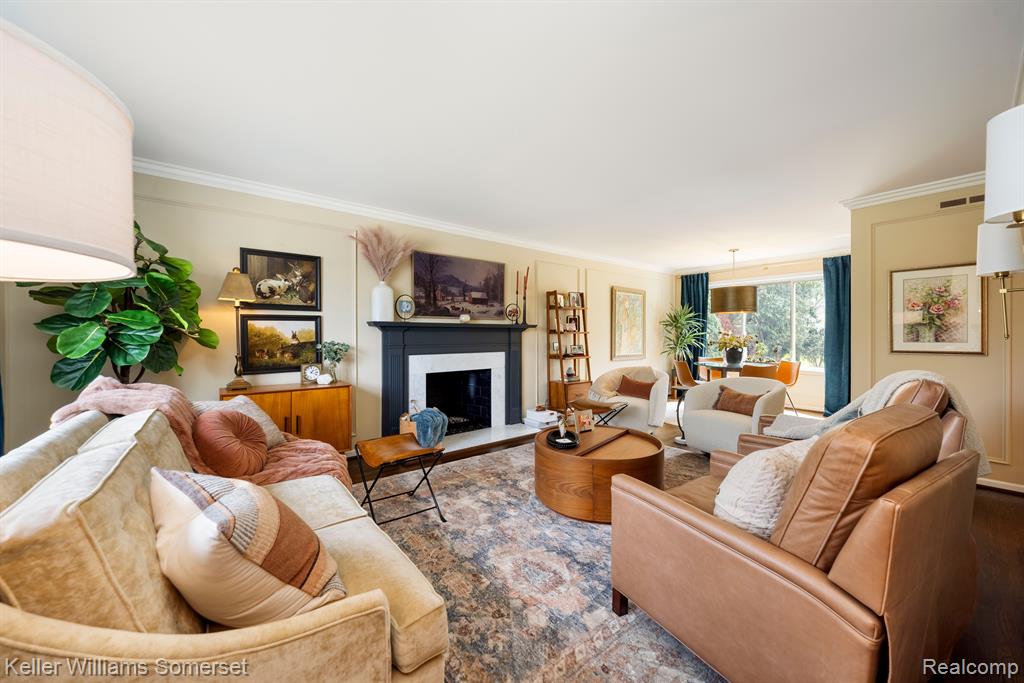 839 Cook Road Grosse Pointe Woods, MI 48236 - Photo 8 of 38