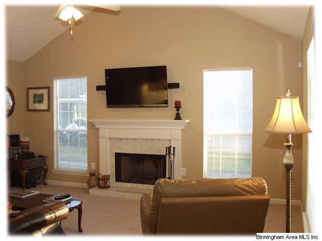 121 Cambridge Pointe Circle Alabaster, AL 35007 - Photo 3 of 22