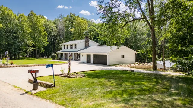 $750,000 | N6021 Grey Fox Trail, Concord, WI 53178