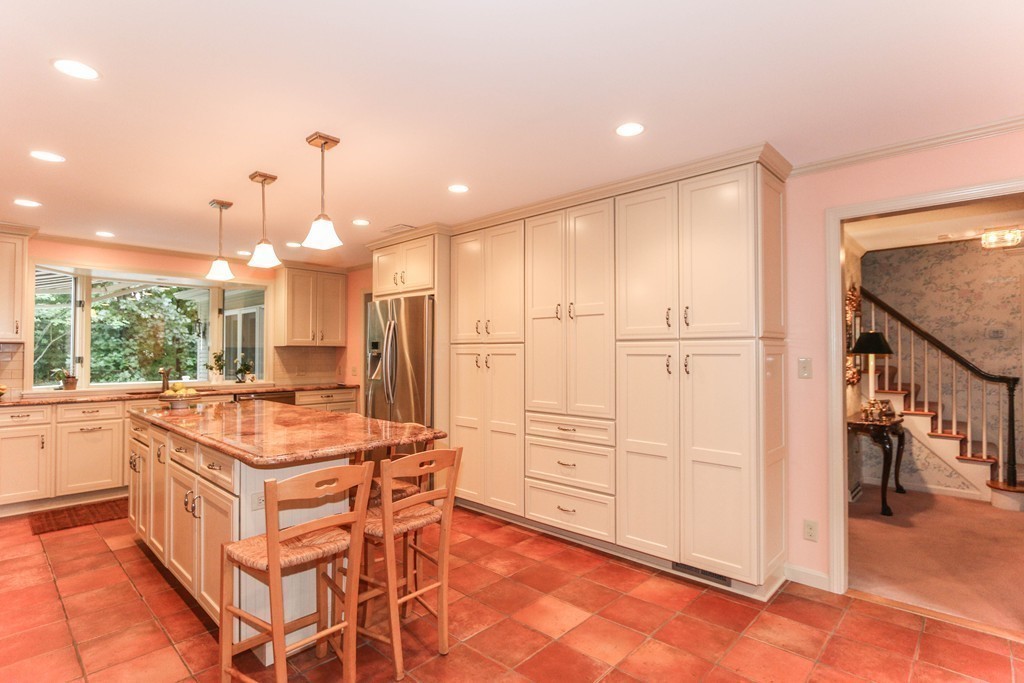 25 Hilltop Road Longmeadow, MA 01106 - Photo 8 of 30 Gallery Image 8