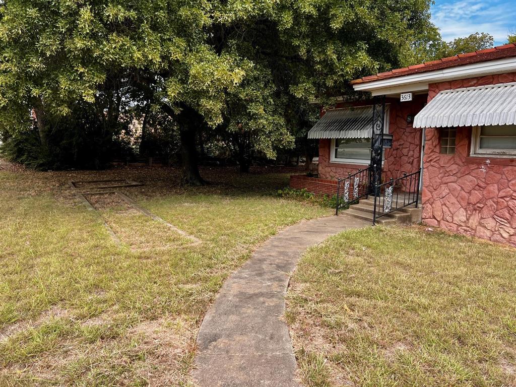 3613 Williams Road Fort Worth, TX 76116 - Photo 16 of 31 a view of backyard of house