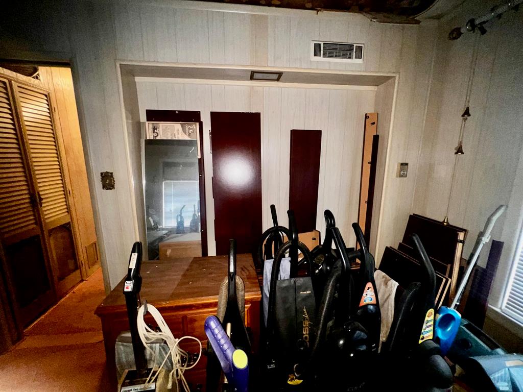 3613 Williams Road Fort Worth, TX 76116 - Photo 27 of 31 a view of a room with gym equipment