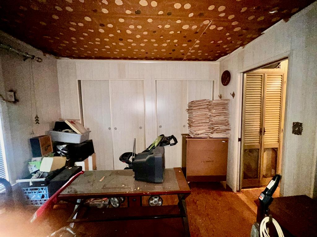 3613 Williams Road Fort Worth, TX 76116 - Photo 28 of 31 a room with furniture and a window