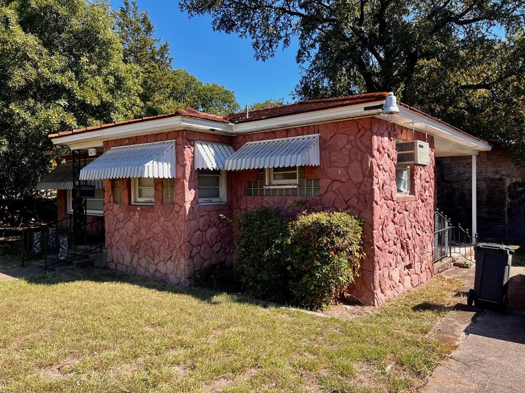 3613 Williams Road Fort Worth, TX 76116 - Photo 4 of 31 a front view of a house with garden