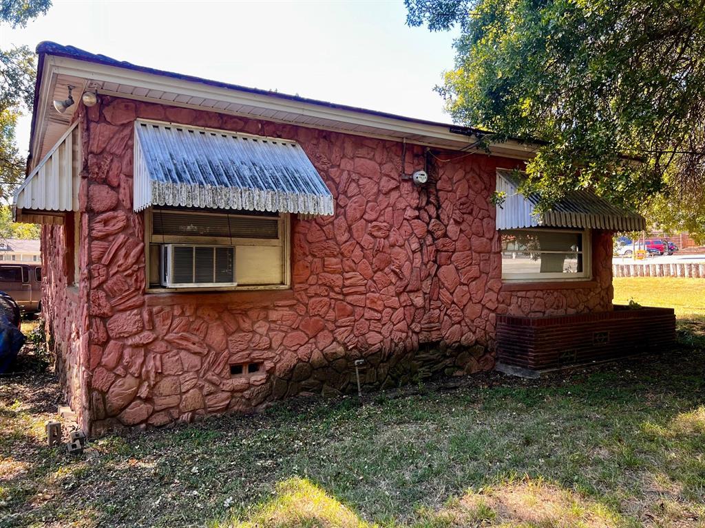 3613 Williams Road Fort Worth, TX 76116 - Photo 6 of 31 a front view of a house with garden