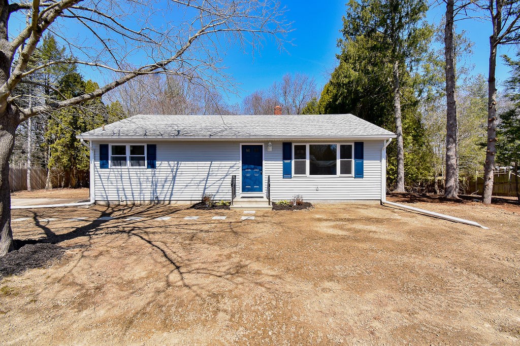 291 Crompton Road East Greenwich, RI 02818 - Photo 20 of 29 291 Crompton Road, East Greenwich, RI 02818 exterior