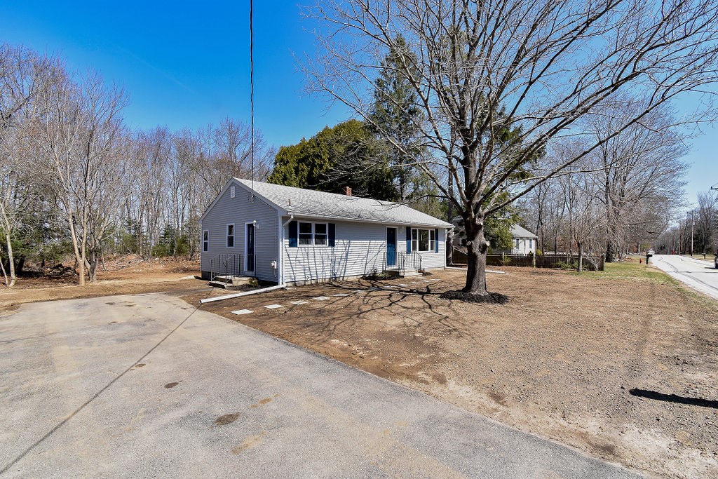 291 Crompton Road East Greenwich, RI 02818 - Photo 22 of 29 291 Crompton Road, East Greenwich, RI 02818 exterior