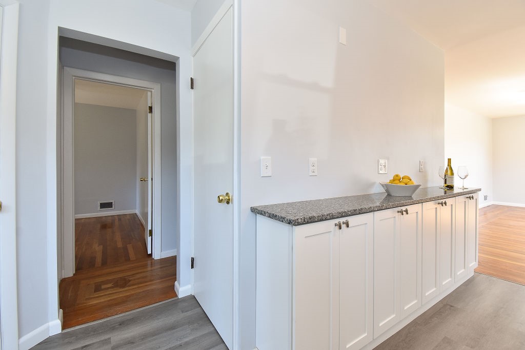 291 Crompton Road East Greenwich, RI 02818 - Photo 5 of 29 291 Crompton Road, East Greenwich, RI 02818 renovated kitchen