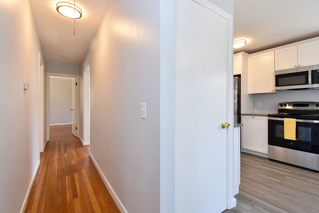 291 Crompton Road East Greenwich, RI 02818 - Photo 9 of 29 291 Crompton Road, East Greenwich, RI 02818 hallway