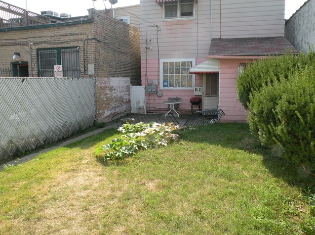 7235 Roosevelt Road Forest Park, IL 60130 - Photo 3 of 12 a view of a back yard of the house