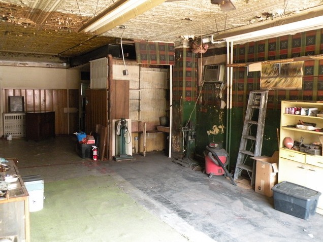 7235 Roosevelt Road Forest Park, IL 60130 - Photo 9 of 12 a view of a room with gym equipment