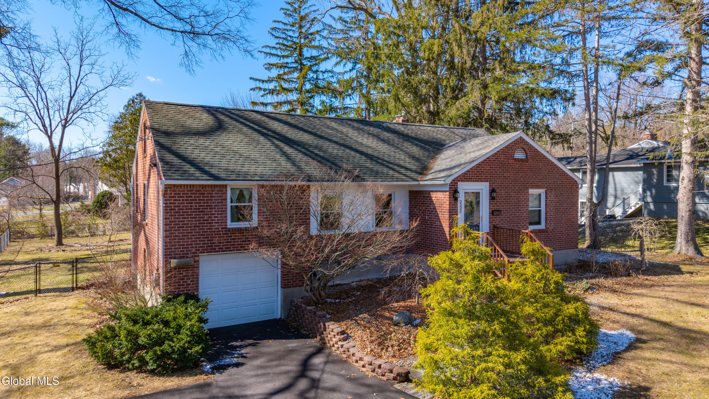 2232 Rosendale Road Niskayuna, NY 12309 - Photo 2 of 40 2