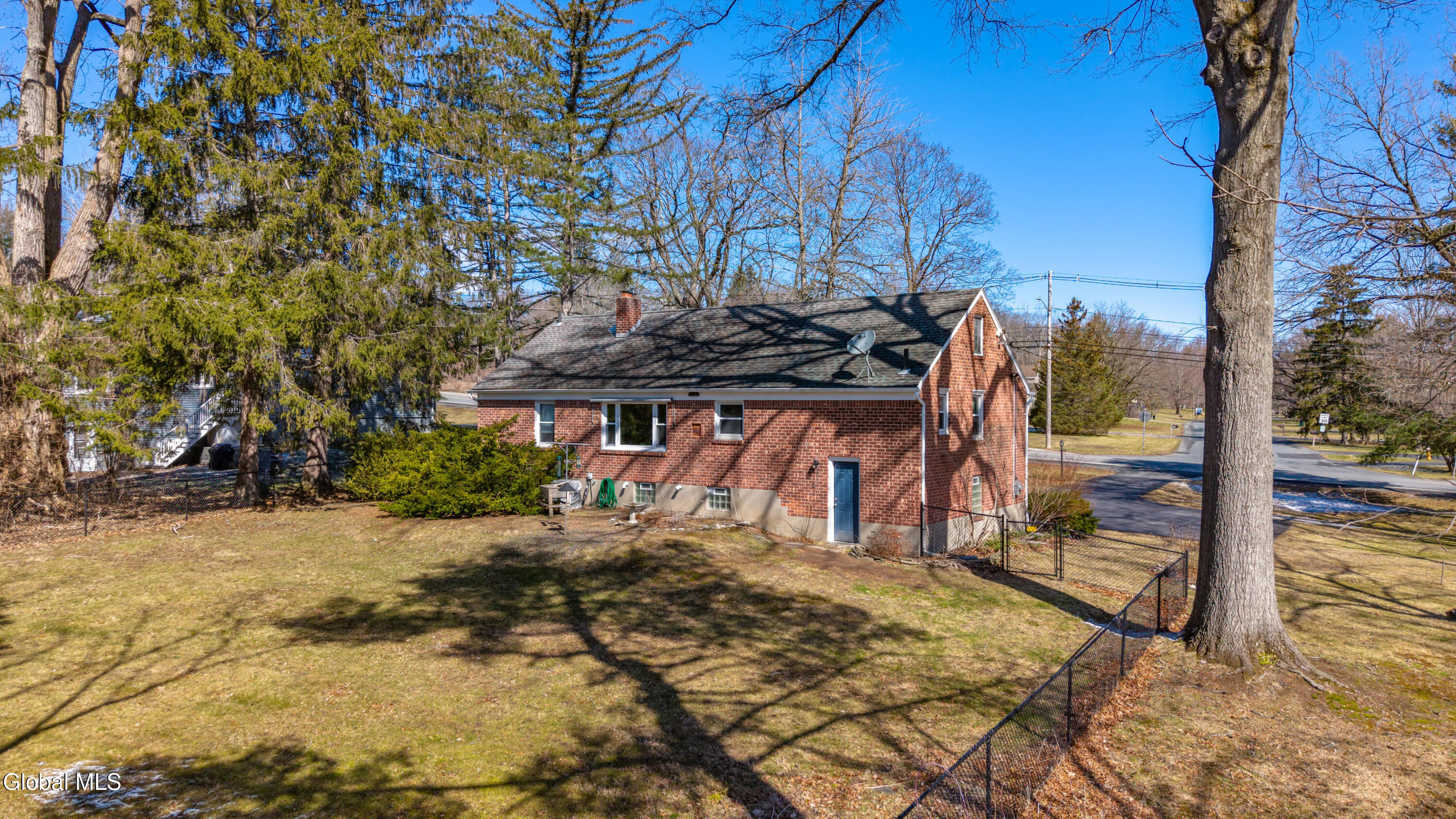 2232 Rosendale Road Niskayuna, NY 12309 - Photo 36 of 40 37