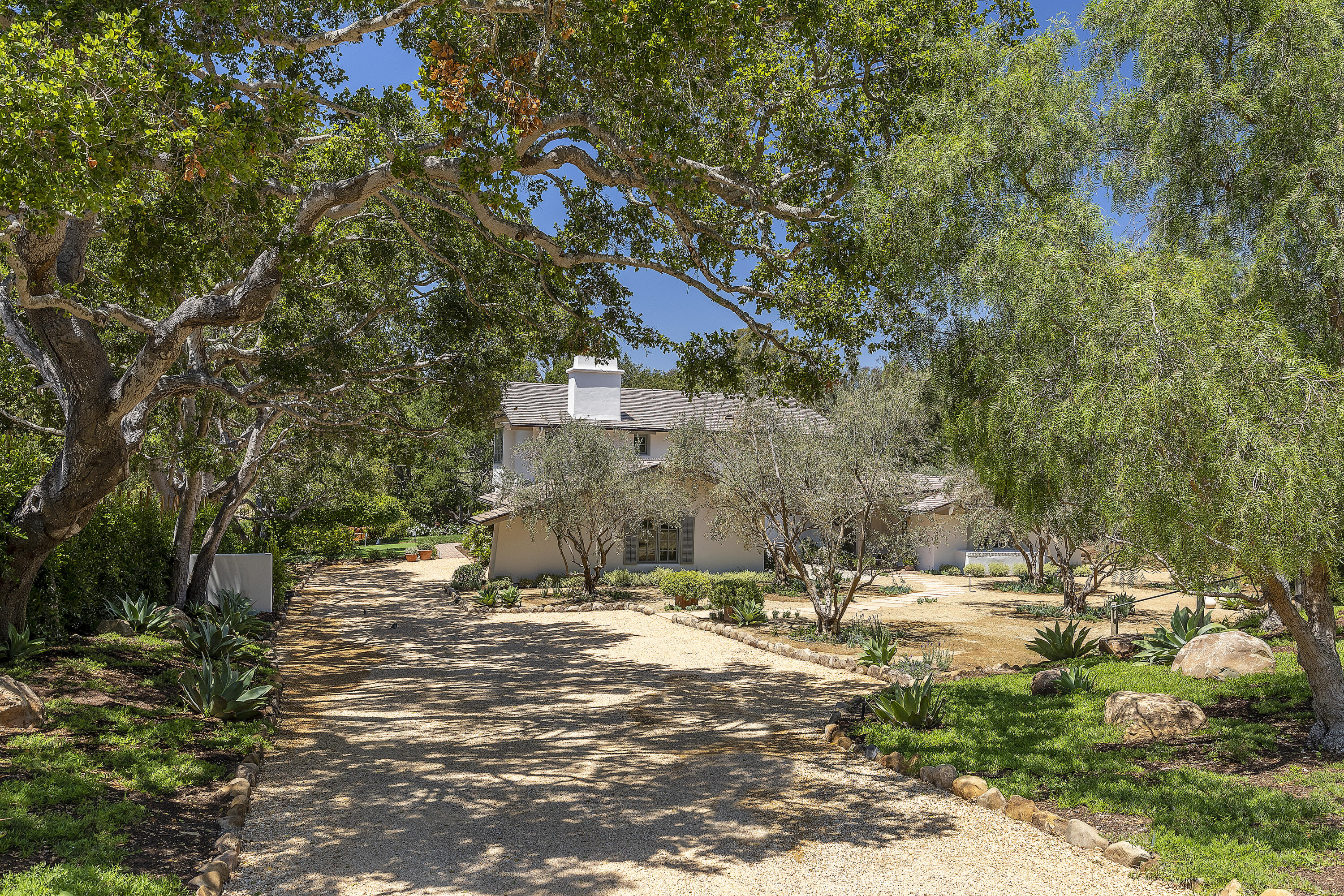 325 San Ysidro Road Montecito, CA 93108 - Photo 4 of 34 Front Exterior