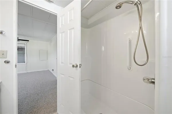 a room with closet and dryer