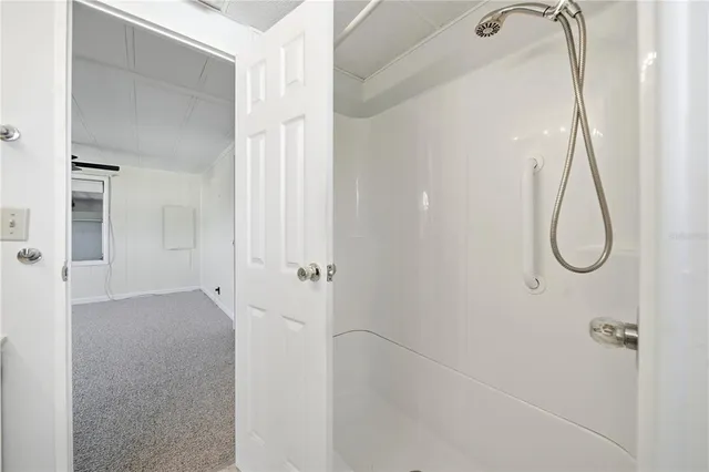 a room with closet and dryer