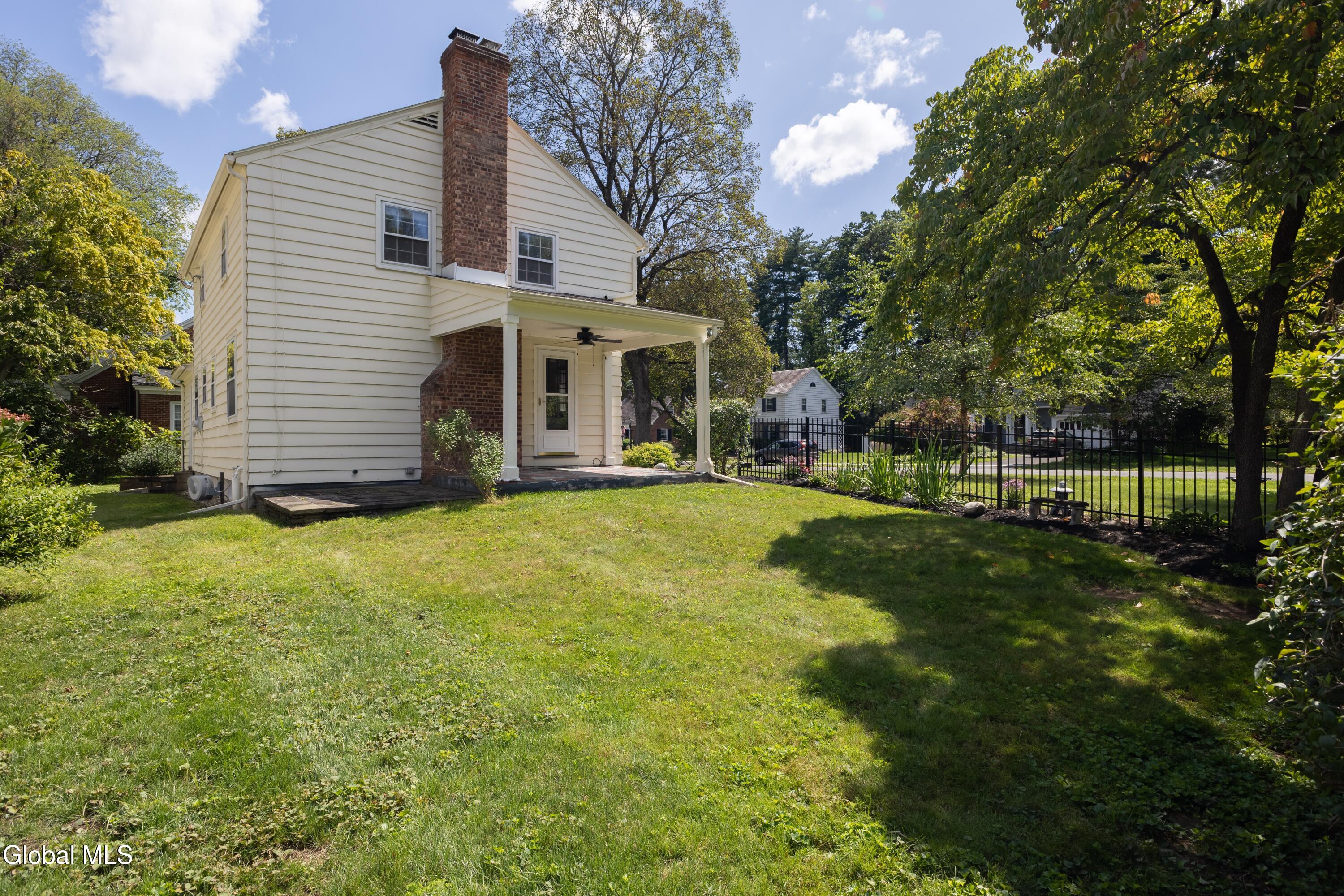 28 Douglas Road Bethlehem, NY 12054 - Photo 32 of 40 28 Douglas Rd Side