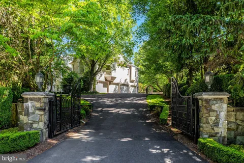$4,599,000 | 10010 High Hill Place, Great Falls, VA 22066