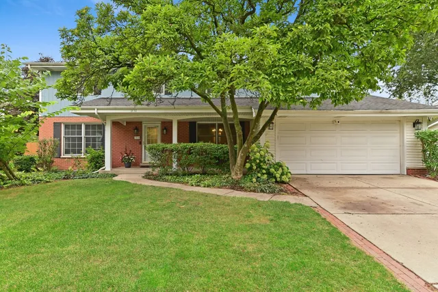 front view of house with a yard