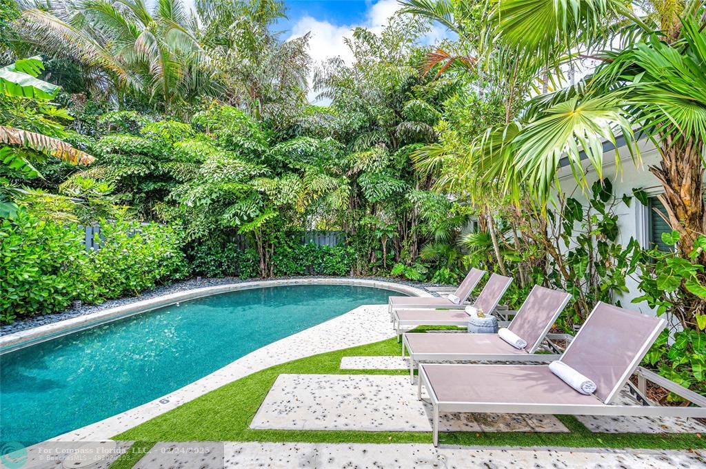 3310 Northeast 18th Street Fort Lauderdale, FL 33305 - Photo 18 of 39 a view of yard with seating area